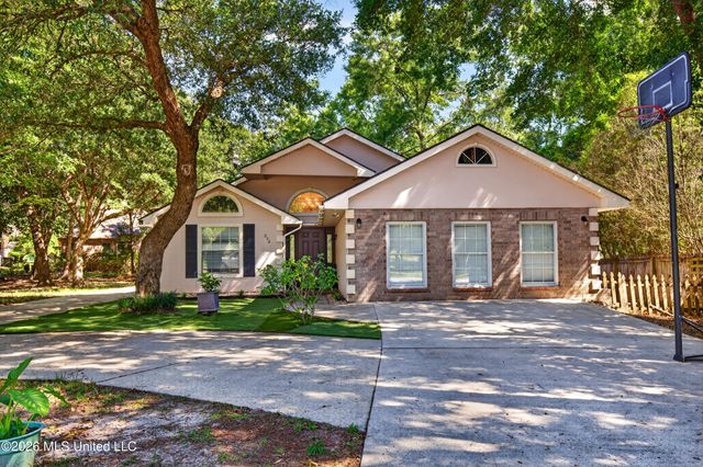 952 Kalikimaka Place, Diamondhead, MS 39525