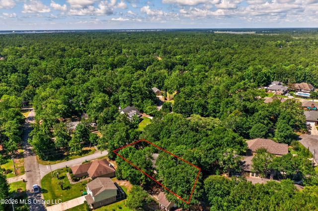 952 Kalikimaka Place, Diamondhead, MS 39525