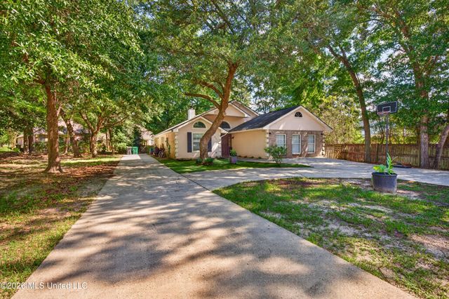 952 Kalikimaka Place, Diamondhead, MS 39525