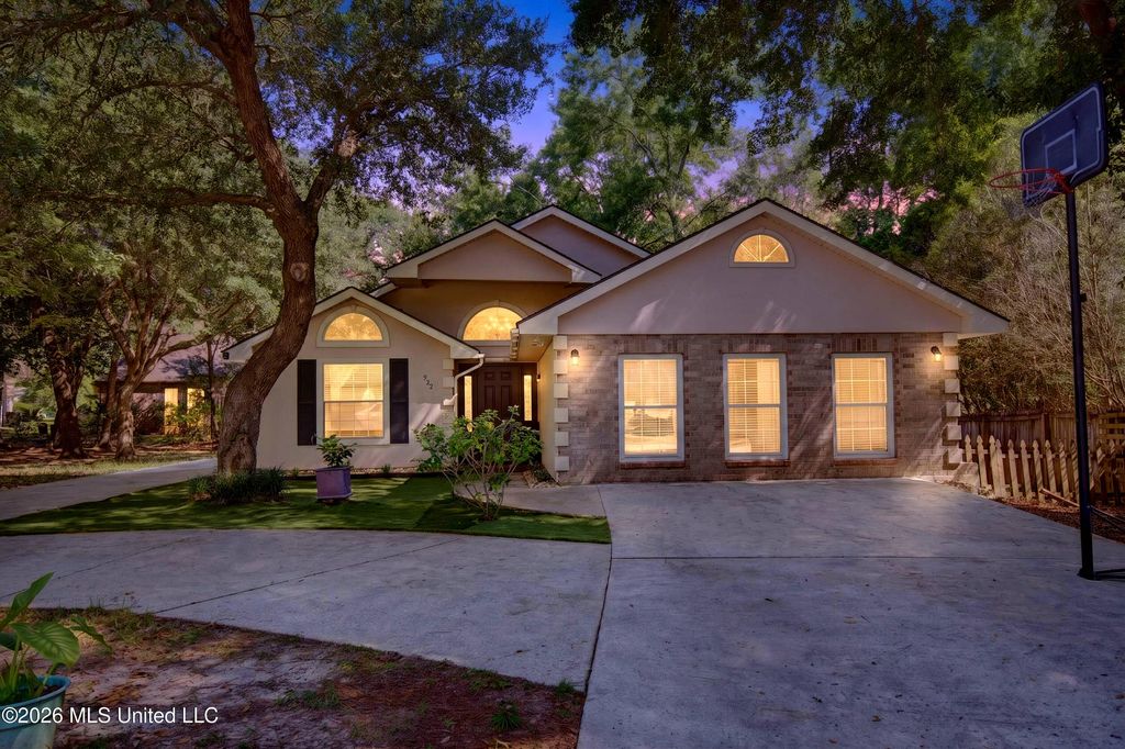 952 Kalikimaka Place, Diamondhead, MS 39525