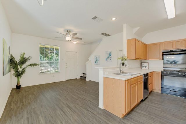 809 Sebastian BND B, Pflugerville, TX 78660