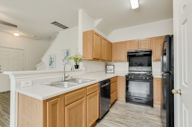 809 Sebastian BND B, Pflugerville, TX 78660