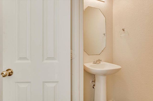 809 Sebastian BND B, Pflugerville, TX 78660