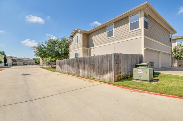 809 Sebastian BND B, Pflugerville, TX 78660