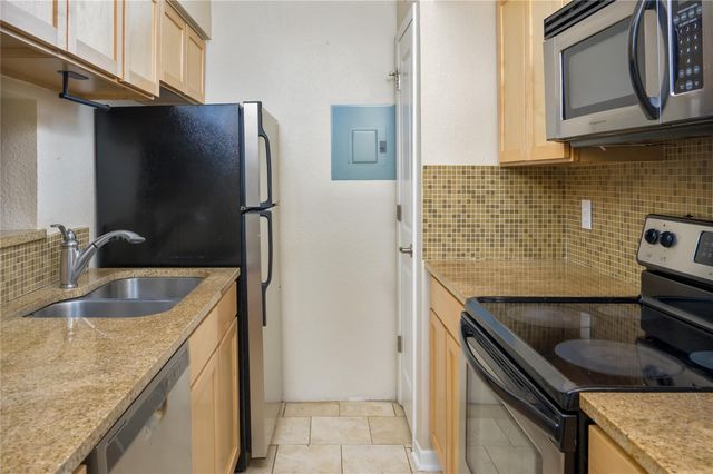 3204 Menchaca RD 105, Austin, TX 78704