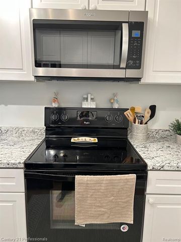 2375 Walton Boulevard 8, Rochester Hills, MI 48309