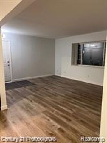 2375 Walton Boulevard 8, Rochester Hills, MI 48309