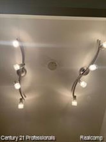 2375 Walton Boulevard 8, Rochester Hills, MI 48309