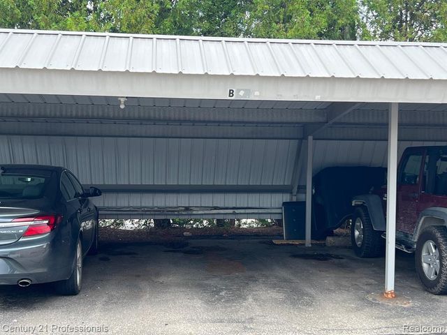 2375 Walton Boulevard 8, Rochester Hills, MI 48309