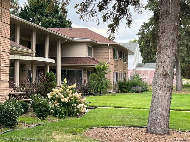 2375 Walton Boulevard 8, Rochester Hills, MI 48309