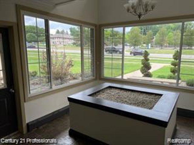 2375 Walton Boulevard 8, Rochester Hills, MI 48309