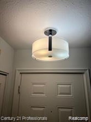 2375 Walton Boulevard 8, Rochester Hills, MI 48309