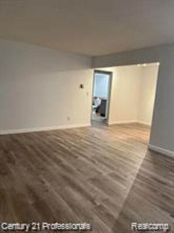 2375 Walton Boulevard 8, Rochester Hills, MI 48309