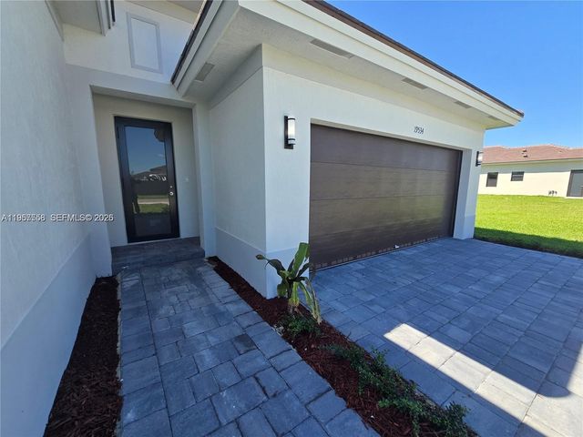 19534 SW 324 St, Homestead, FL 33030