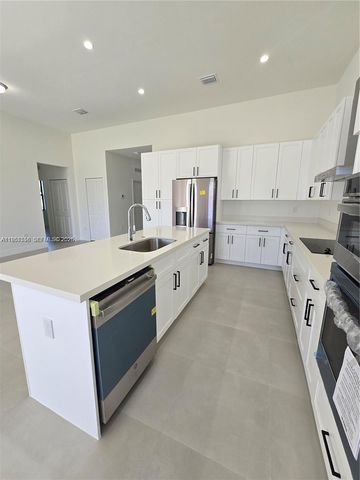 19534 SW 324 St, Homestead, FL 33030