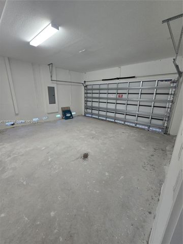 19534 SW 324 St, Homestead, FL 33030