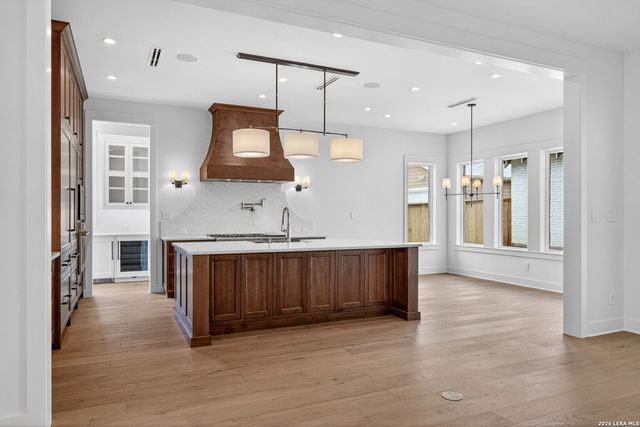 255 CLAYWELL DR, Alamo Heights, TX 78209