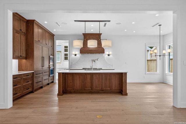 255 CLAYWELL DR, Alamo Heights, TX 78209
