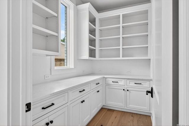 255 CLAYWELL DR, Alamo Heights, TX 78209