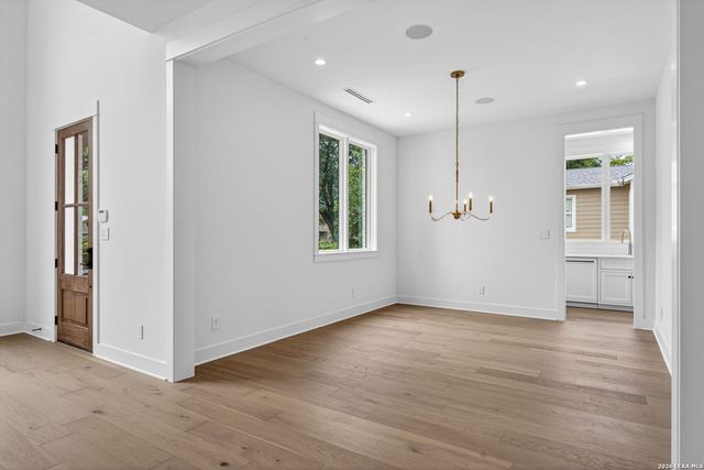 255 CLAYWELL DR, Alamo Heights, TX 78209