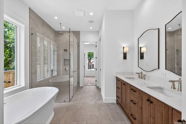 255 CLAYWELL DR, Alamo Heights, TX 78209