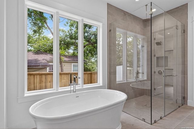 255 CLAYWELL DR, Alamo Heights, TX 78209