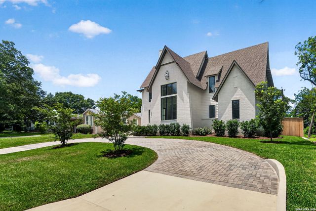 255 CLAYWELL DR, Alamo Heights, TX 78209