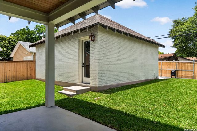 255 CLAYWELL DR, Alamo Heights, TX 78209