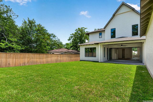 255 CLAYWELL DR, Alamo Heights, TX 78209