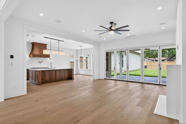 255 CLAYWELL DR, Alamo Heights, TX 78209