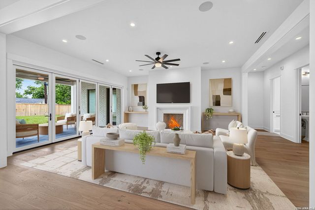 255 CLAYWELL DR, Alamo Heights, TX 78209