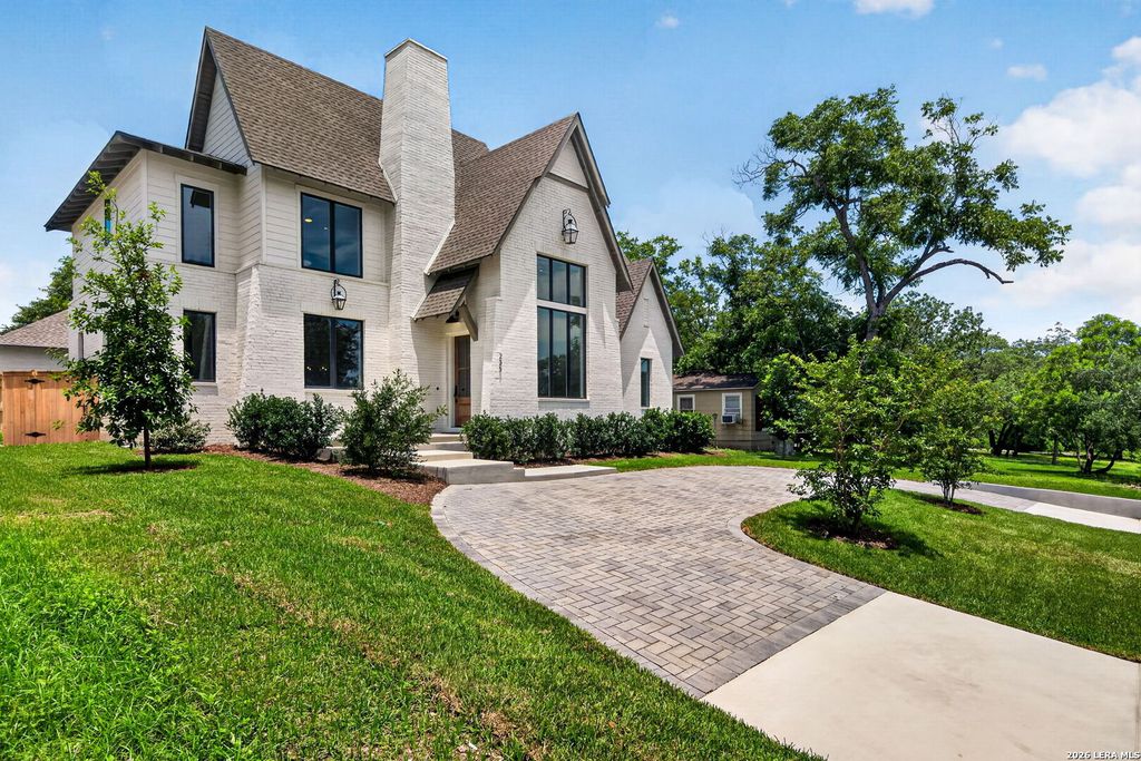 255 CLAYWELL DR, Alamo Heights, TX 78209