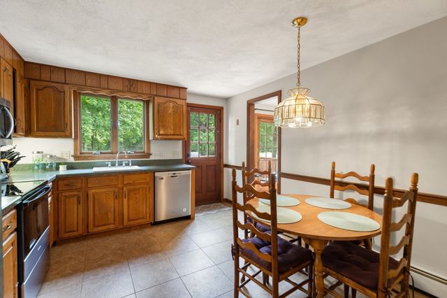 4 West St, Wakefield, MA 01880