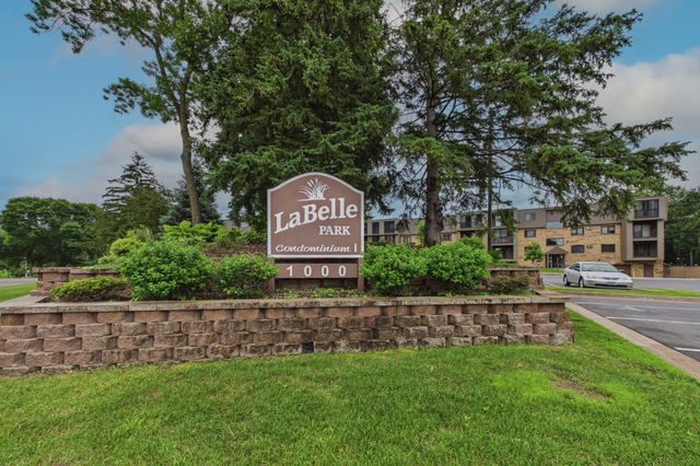 1000 41st Avenue NE 211, Columbia Heights, MN 55421