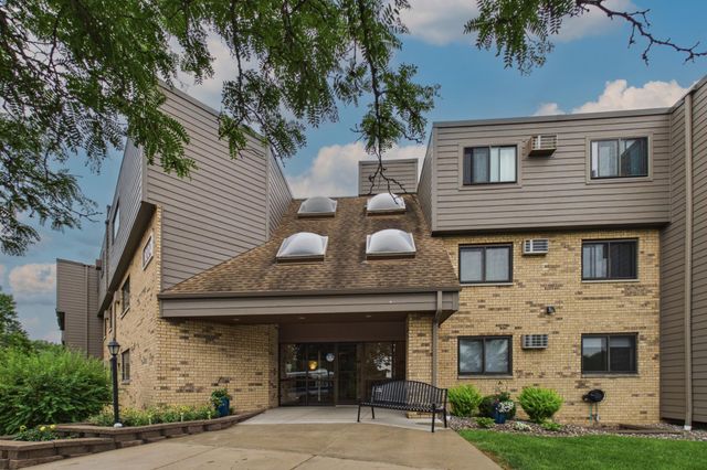 1000 41st Avenue NE 211, Columbia Heights, MN 55421