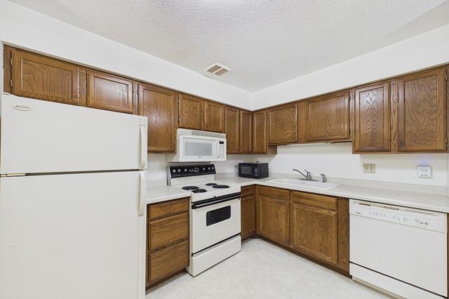 1000 41st Avenue NE 211, Columbia Heights, MN 55421