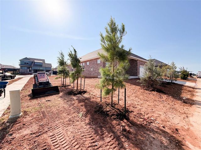 1925 Parkwood Avenue, Edmond, OK 73034