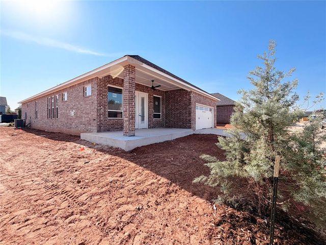 1925 Parkwood Avenue, Edmond, OK 73034