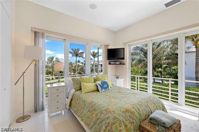 3860 Gordon DR, Naples, FL 34102