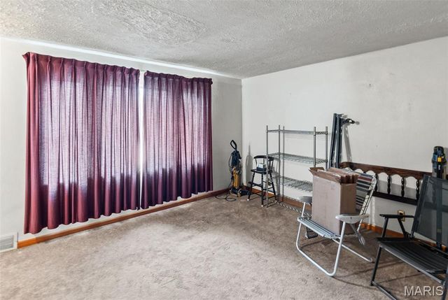 252 12th Street, Wood River, IL 62095