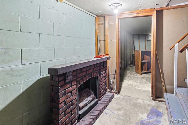 252 12th Street, Wood River, IL 62095