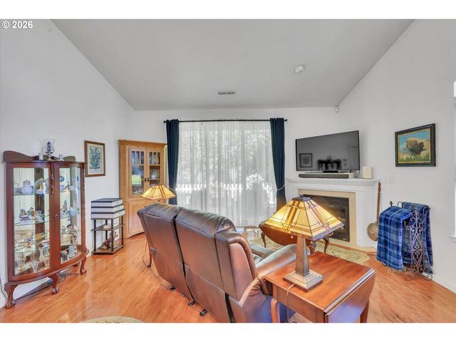 21799 Ne LARKSPUR Ln, Fairview, OR 97024