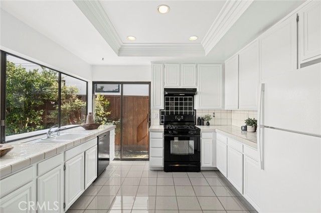 2030 Port Weybridge, Newport Beach, CA 92660