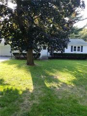 17 Newark Street, Sodus, NY 14551