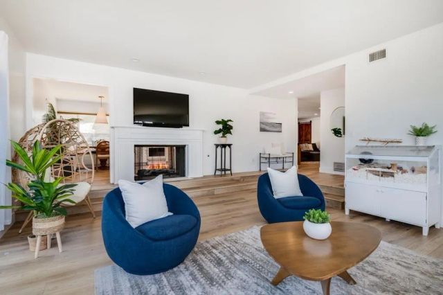 7634 Flag Lake, San Diego, CA 92119