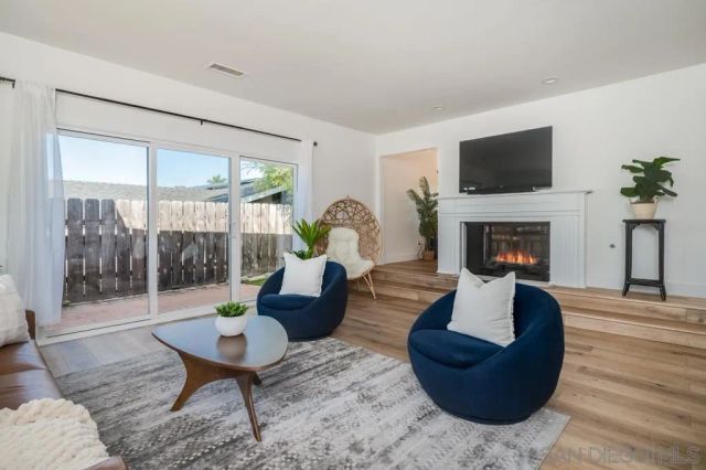 7634 Flag Lake, San Diego, CA 92119