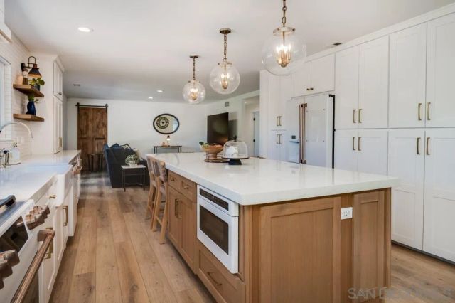 7634 Flag Lake, San Diego, CA 92119