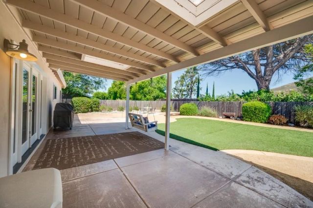 7634 Flag Lake, San Diego, CA 92119