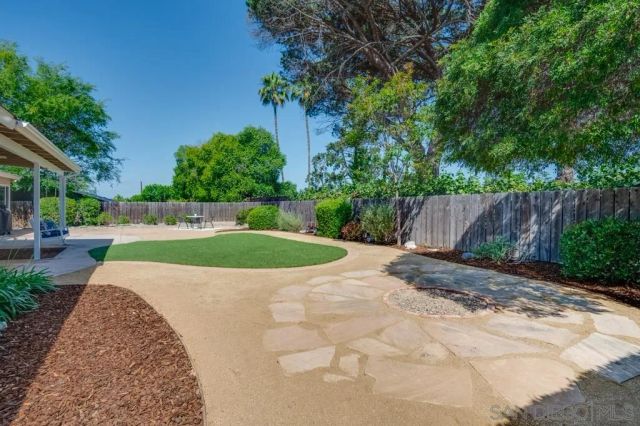 7634 Flag Lake, San Diego, CA 92119