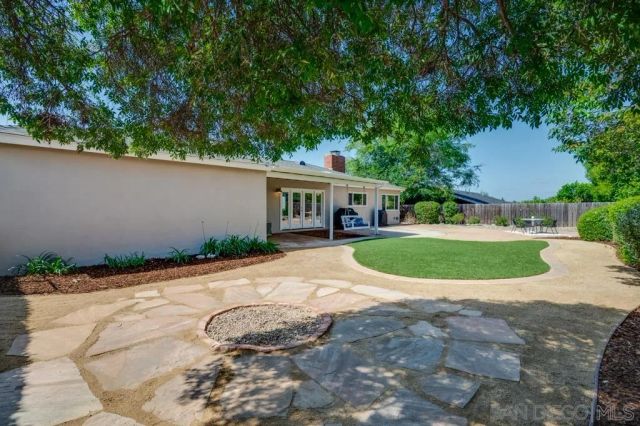 7634 Flag Lake, San Diego, CA 92119